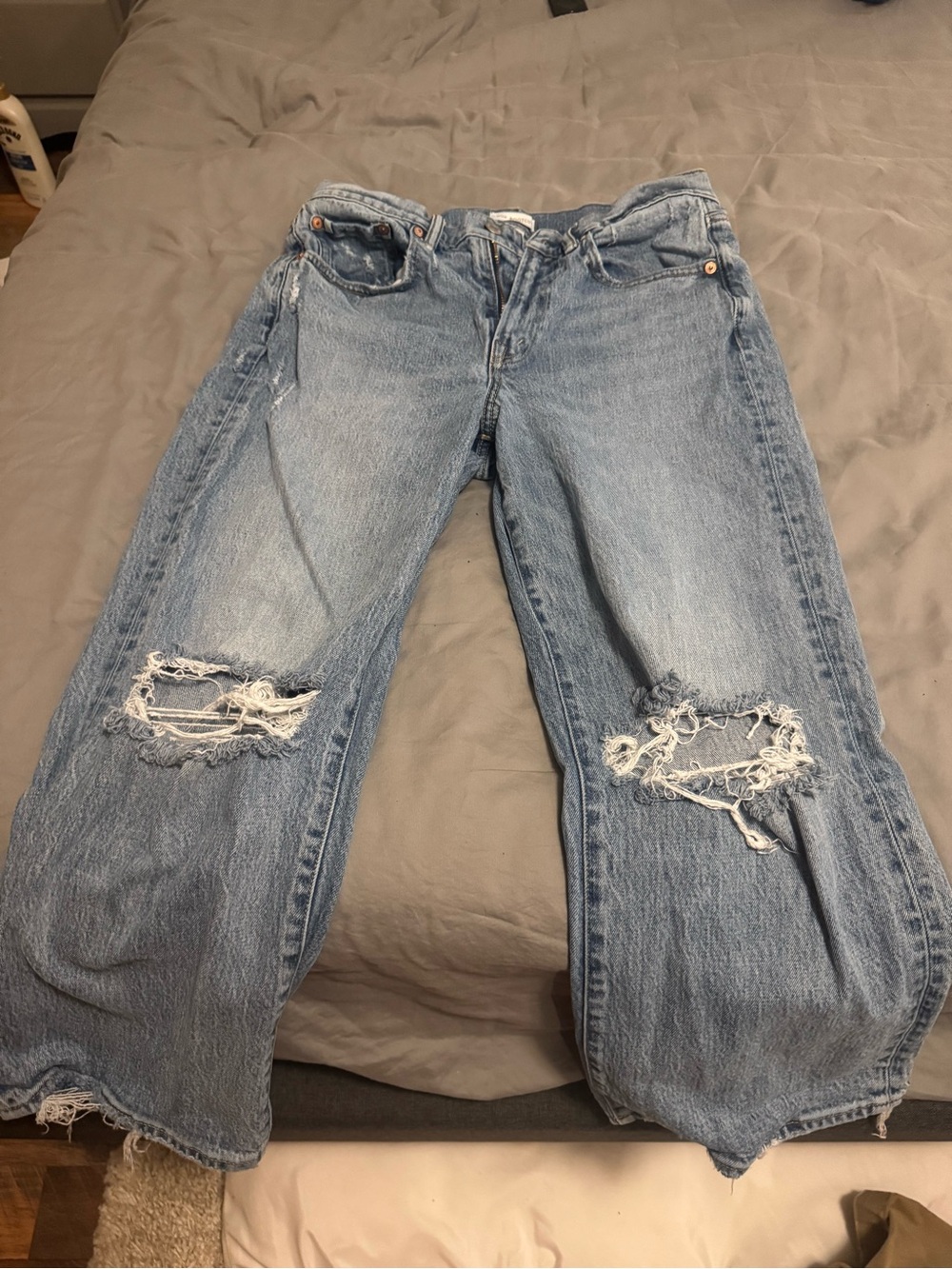 American Eagle Outfitters Light Blue Distressed Cropped Jeans